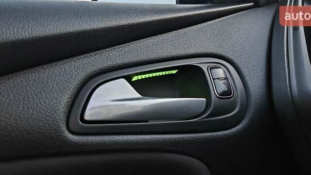 Синий Форд Фокус, объемом двигателя 2 л и пробегом 175 тыс. км за 7700 $, фото 8 на Automoto.ua