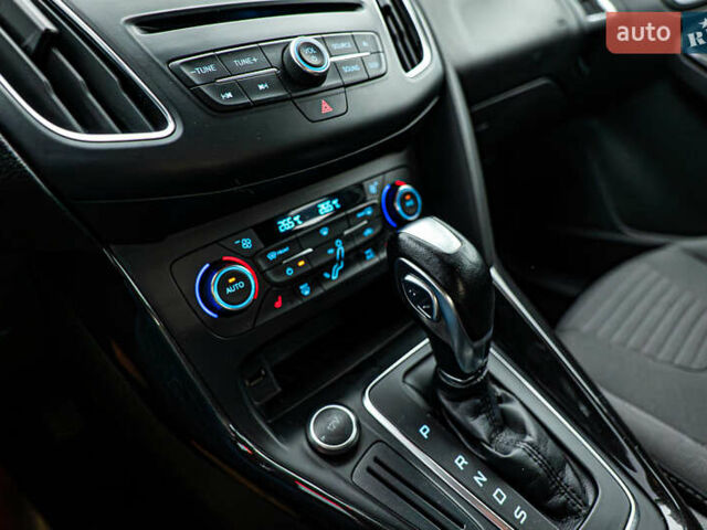 Синий Форд Фокус, объемом двигателя 1.5 л и пробегом 112 тыс. км за 10283 $, фото 14 на Automoto.ua