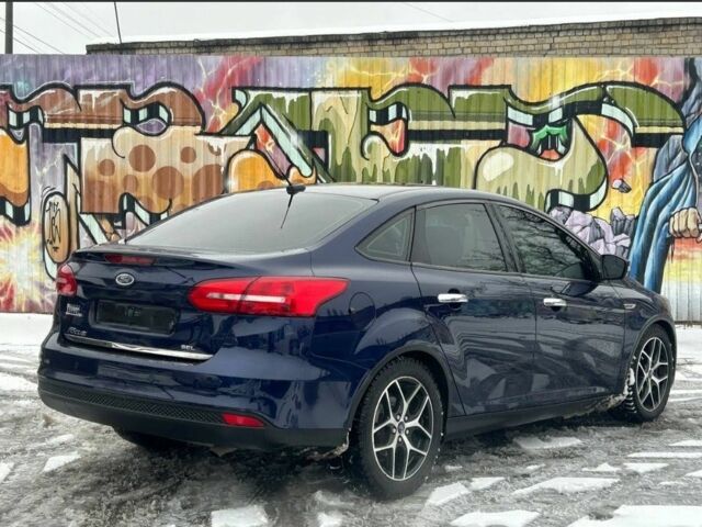 Синій Форд Фокус, об'ємом двигуна 2 л та пробігом 150 тис. км за 9800 $, фото 6 на Automoto.ua