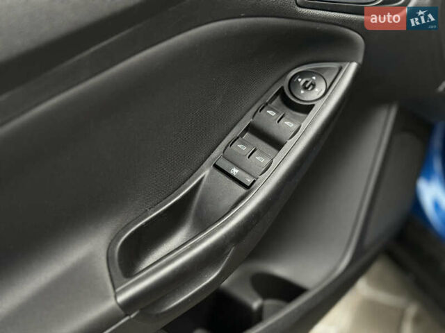 Синий Форд Фокус, объемом двигателя 2 л и пробегом 107 тыс. км за 10000 $, фото 36 на Automoto.ua