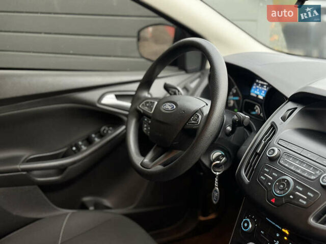 Синий Форд Фокус, объемом двигателя 2 л и пробегом 107 тыс. км за 10000 $, фото 48 на Automoto.ua