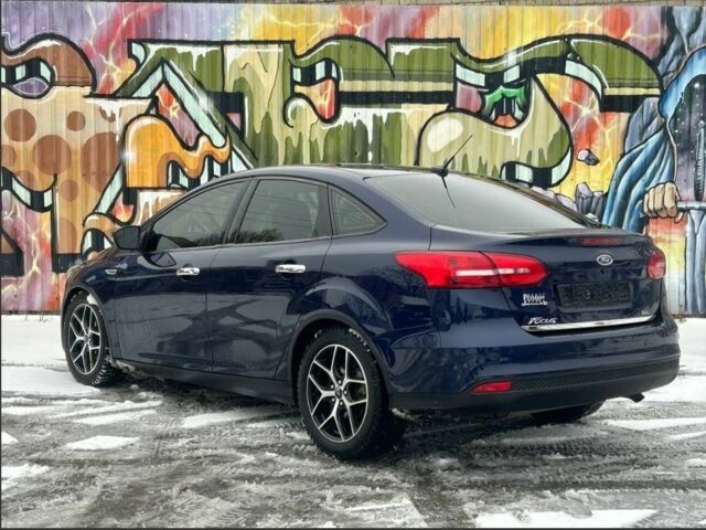 Синій Форд Фокус, об'ємом двигуна 2 л та пробігом 150 тис. км за 9800 $, фото 5 на Automoto.ua