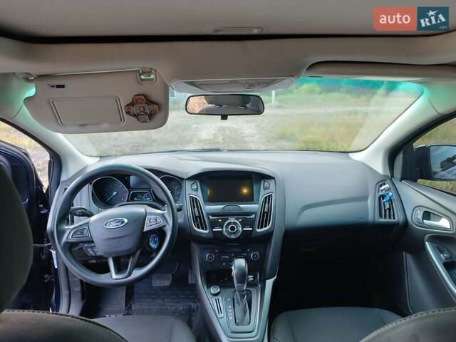 Синій Форд Фокус, об'ємом двигуна 2 л та пробігом 148 тис. км за 9800 $, фото 7 на Automoto.ua