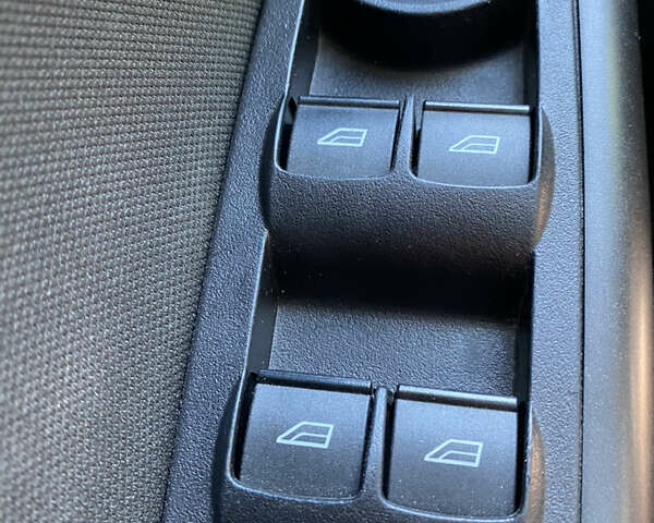 Синий Форд Фокус, объемом двигателя 2 л и пробегом 185 тыс. км за 10500 $, фото 33 на Automoto.ua