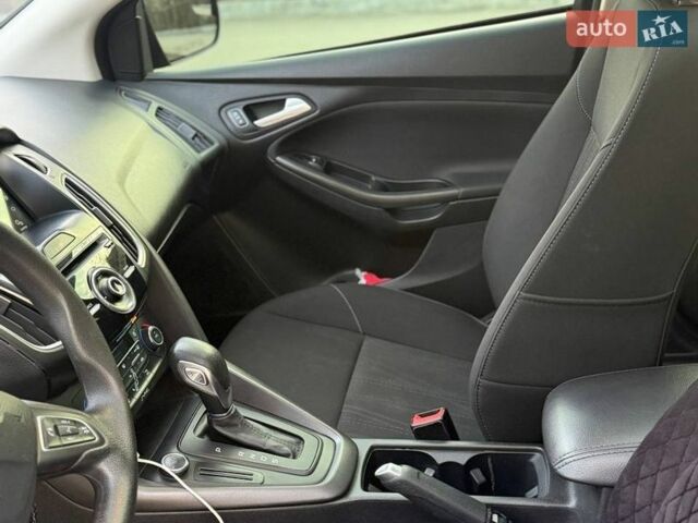 Синій Форд Фокус, об'ємом двигуна 2 л та пробігом 111 тис. км за 9000 $, фото 42 на Automoto.ua