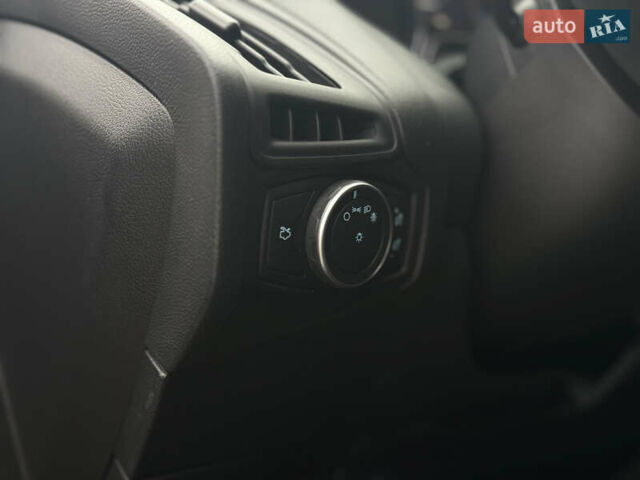 Синий Форд Фокус, объемом двигателя 2 л и пробегом 107 тыс. км за 10000 $, фото 41 на Automoto.ua