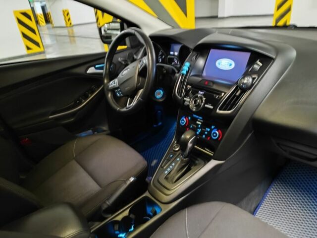 Синий Форд Фокус, объемом двигателя 2 л и пробегом 138 тыс. км за 9200 $, фото 3 на Automoto.ua