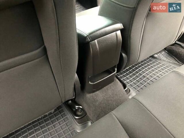 Синій Форд Фокус, об'ємом двигуна 2 л та пробігом 148 тис. км за 9800 $, фото 17 на Automoto.ua