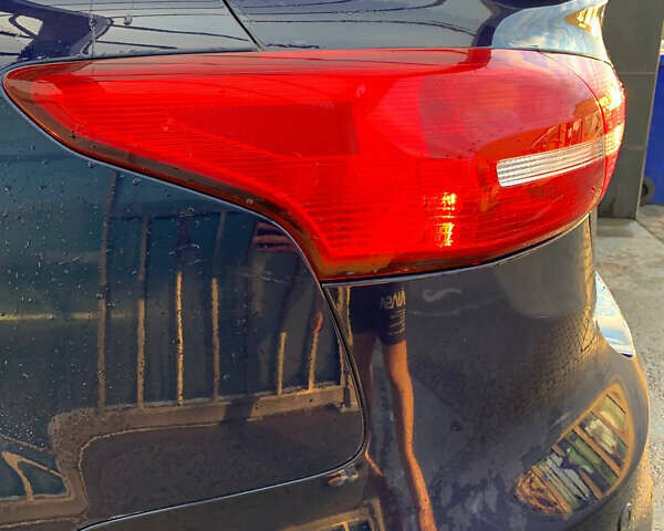 Синий Форд Фокус, объемом двигателя 2 л и пробегом 155 тыс. км за 8700 $, фото 4 на Automoto.ua