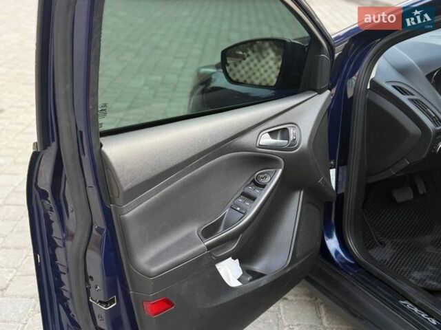 Синій Форд Фокус, об'ємом двигуна 2 л та пробігом 111 тис. км за 9000 $, фото 39 на Automoto.ua