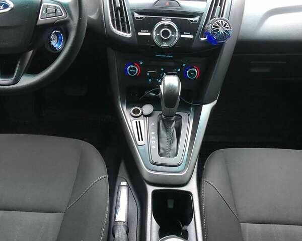 Синій Форд Фокус, об'ємом двигуна 2 л та пробігом 148 тис. км за 9800 $, фото 9 на Automoto.ua