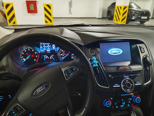 Синий Форд Фокус, объемом двигателя 2 л и пробегом 138 тыс. км за 9200 $, фото 4 на Automoto.ua