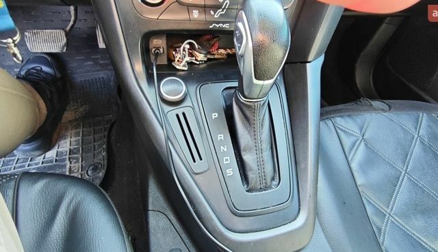 Синий Форд Фокус, объемом двигателя 2 л и пробегом 101 тыс. км за 9000 $, фото 35 на Automoto.ua