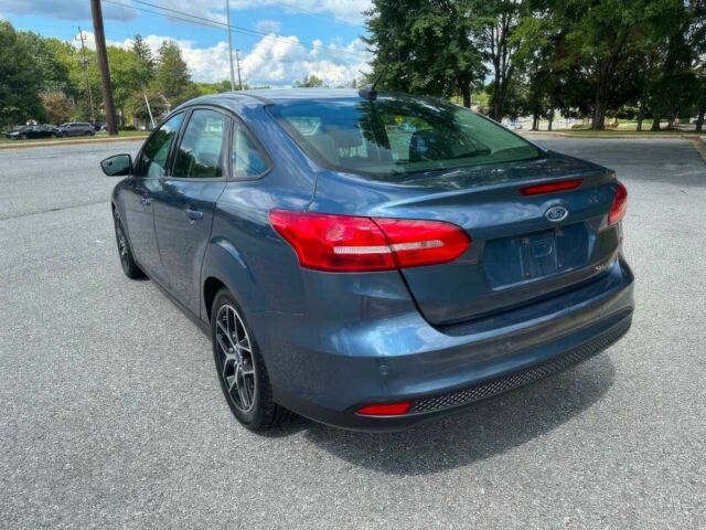 Синій Форд Фокус, об'ємом двигуна 2 л та пробігом 48 тис. км за 5400 $, фото 4 на Automoto.ua