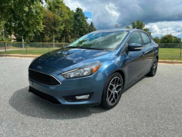 Синій Форд Фокус, об'ємом двигуна 2 л та пробігом 48 тис. км за 5400 $, фото 2 на Automoto.ua