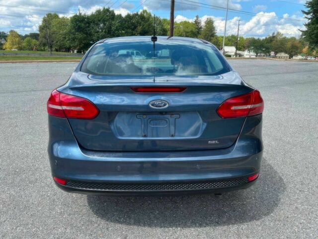 Синій Форд Фокус, об'ємом двигуна 2 л та пробігом 48 тис. км за 5400 $, фото 5 на Automoto.ua