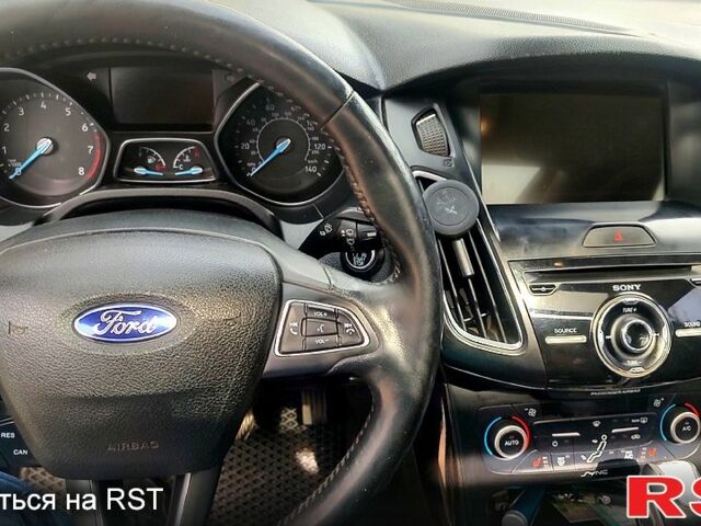 Синий Форд Фокус, объемом двигателя 2 л и пробегом 136 тыс. км за 12000 $, фото 5 на Automoto.ua