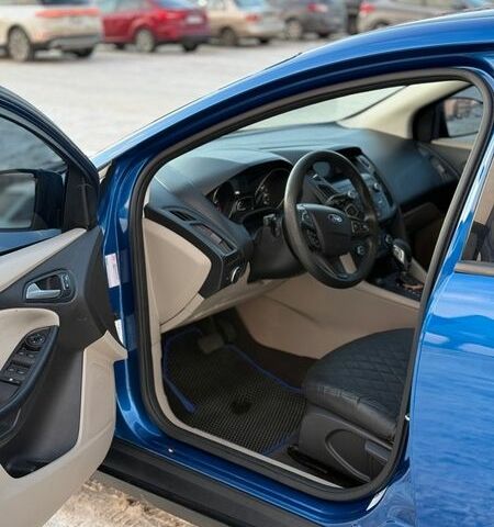 Синій Форд Фокус, об'ємом двигуна 2 л та пробігом 202 тис. км за 8400 $, фото 4 на Automoto.ua