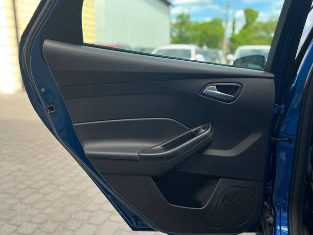 Синий Форд Фокус, объемом двигателя 1 л и пробегом 71 тыс. км за 8990 $, фото 16 на Automoto.ua