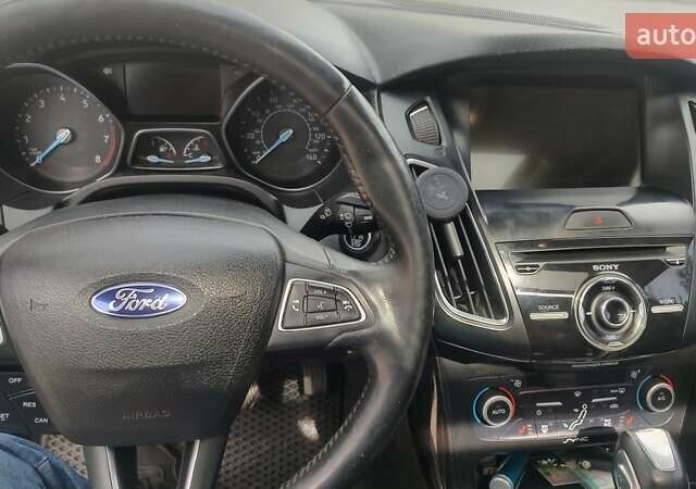 Форд Фокус 2018 в Николаеве на Automoto.ua Синий Форд Фокус, объемом двигателя 2 л и пробегом 136 тыс. км за 12000 $, фото 7 на Automoto.ua