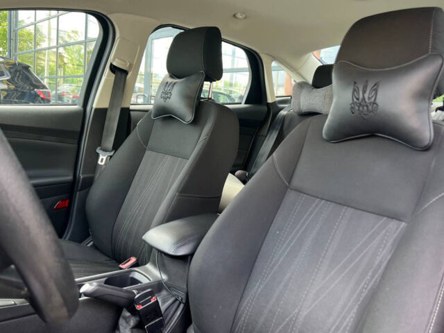 Синий Форд Фокус, объемом двигателя 1 л и пробегом 71 тыс. км за 8990 $, фото 8 на Automoto.ua