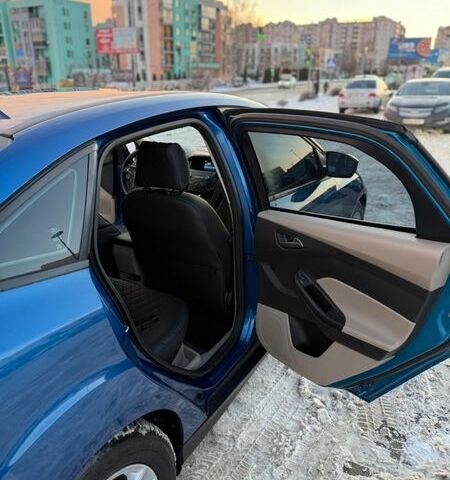 Синій Форд Фокус, об'ємом двигуна 2 л та пробігом 202 тис. км за 8400 $, фото 11 на Automoto.ua