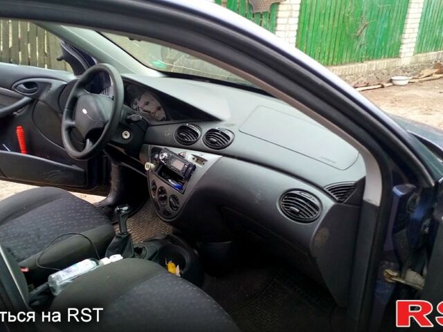 Синій Форд Фокус, об'ємом двигуна 1.8 л та пробігом 380 тис. км за 1300 $, фото 2 на Automoto.ua