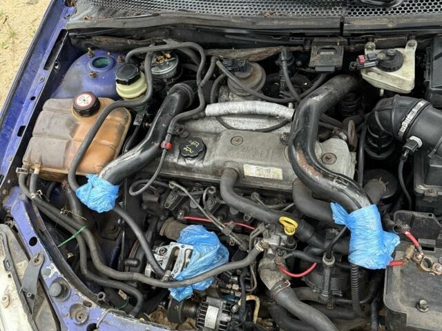 Синій Форд Фокус, об'ємом двигуна 0 л та пробігом 190 тис. км за 845 $, фото 3 на Automoto.ua