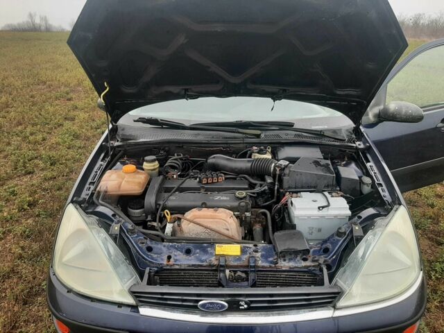 Синий Форд Фокус, объемом двигателя 1.6 л и пробегом 390 тыс. км за 1100 $, фото 1 на Automoto.ua