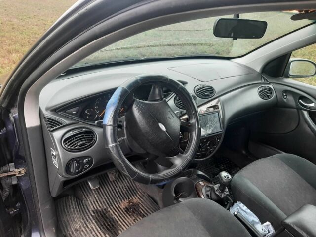 Синий Форд Фокус, объемом двигателя 1.6 л и пробегом 390 тыс. км за 1100 $, фото 3 на Automoto.ua