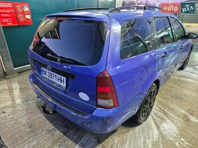 Синий Форд Фокус, объемом двигателя 1.8 л и пробегом 392 тыс. км за 2500 $, фото 11 на Automoto.ua