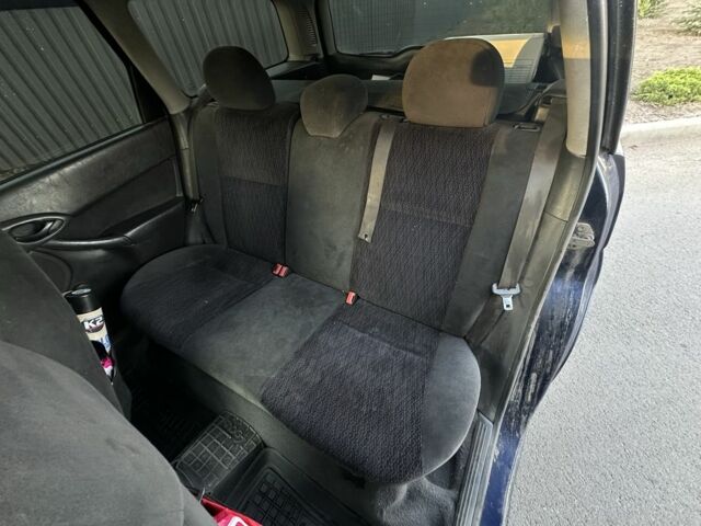 Синій Форд Фокус, об'ємом двигуна 1.6 л та пробігом 390 тис. км за 3000 $, фото 11 на Automoto.ua