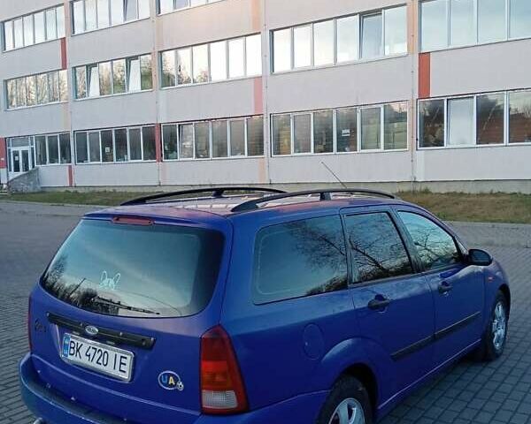 Синій Форд Фокус, об'ємом двигуна 1.8 л та пробігом 370 тис. км за 3000 $, фото 1 на Automoto.ua