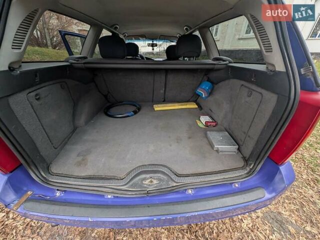 Синий Форд Фокус, объемом двигателя 1.8 л и пробегом 426 тыс. км за 2500 $, фото 5 на Automoto.ua
