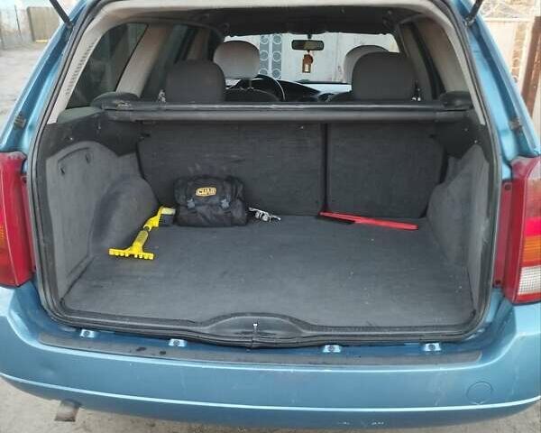 Синий Форд Фокус, объемом двигателя 1.8 л и пробегом 326 тыс. км за 2800 $, фото 11 на Automoto.ua