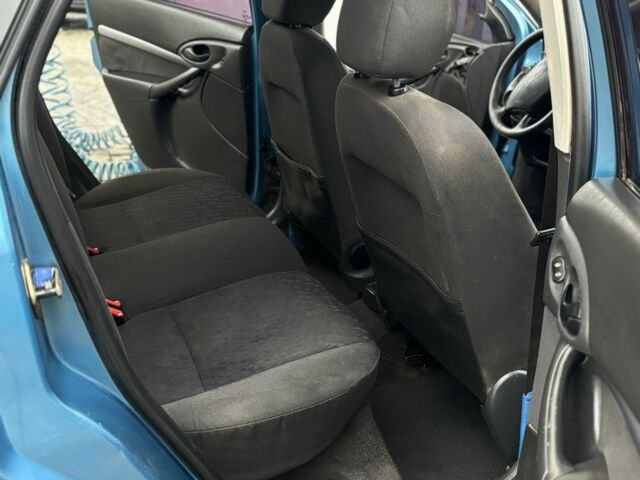 Синий Форд Фокус, объемом двигателя 1.8 л и пробегом 334 тыс. км за 3100 $, фото 6 на Automoto.ua