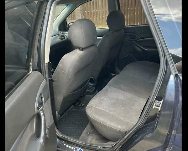 Синій Форд Фокус, об'ємом двигуна 1.8 л та пробігом 262 тис. км за 2900 $, фото 11 на Automoto.ua