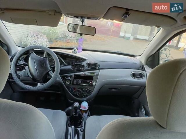 Синий Форд Фокус, объемом двигателя 1.8 л и пробегом 300 тыс. км за 2650 $, фото 2 на Automoto.ua