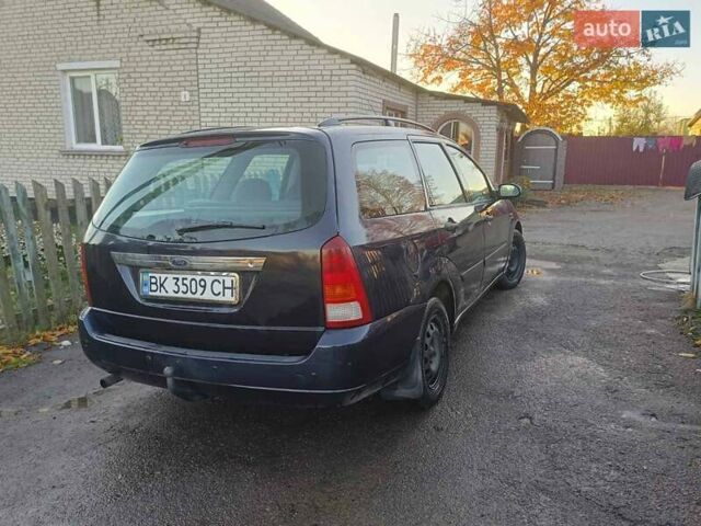 Синий Форд Фокус, объемом двигателя 1.8 л и пробегом 300 тыс. км за 2650 $, фото 6 на Automoto.ua