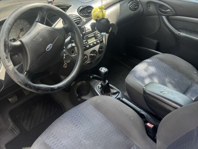 Синій Форд Фокус, об'ємом двигуна 1.6 л та пробігом 350 тис. км за 2000 $, фото 3 на Automoto.ua