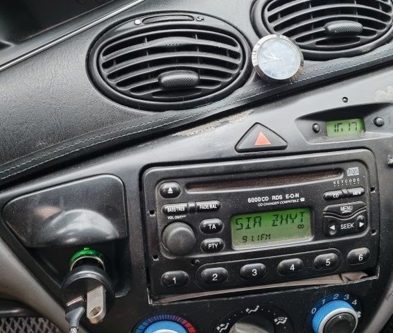 Синий Форд Фокус, объемом двигателя 1.8 л и пробегом 340 тыс. км за 700 $, фото 3 на Automoto.ua