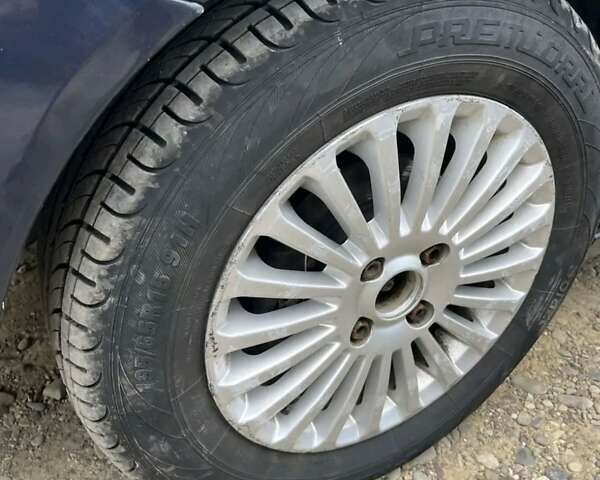 Синій Форд Фокус, об'ємом двигуна 1.8 л та пробігом 262 тис. км за 2900 $, фото 6 на Automoto.ua