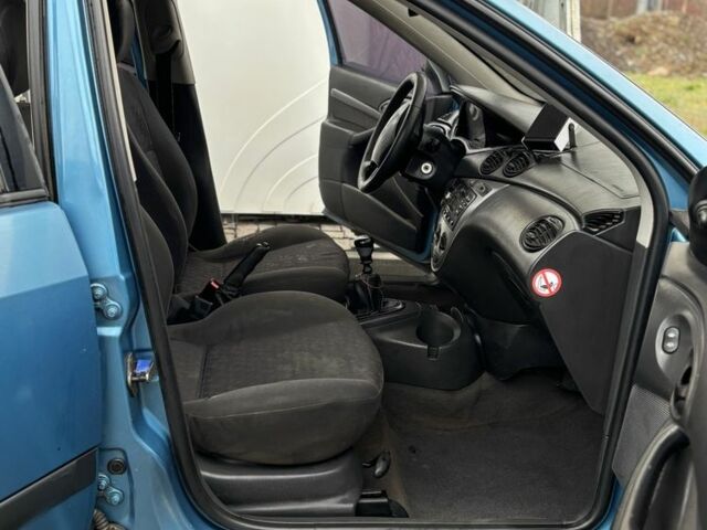 Синий Форд Фокус, объемом двигателя 1.8 л и пробегом 334 тыс. км за 3100 $, фото 5 на Automoto.ua