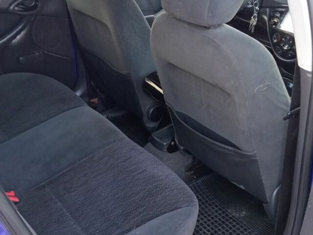 Синий Форд Фокус, объемом двигателя 1.8 л и пробегом 425 тыс. км за 3600 $, фото 18 на Automoto.ua