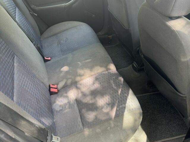 Синій Форд Фокус, об'ємом двигуна 1.6 л та пробігом 350 тис. км за 2000 $, фото 4 на Automoto.ua