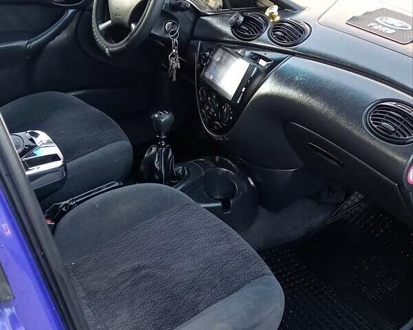 Синий Форд Фокус, объемом двигателя 1.75 л и пробегом 426 тыс. км за 2850 $, фото 13 на Automoto.ua