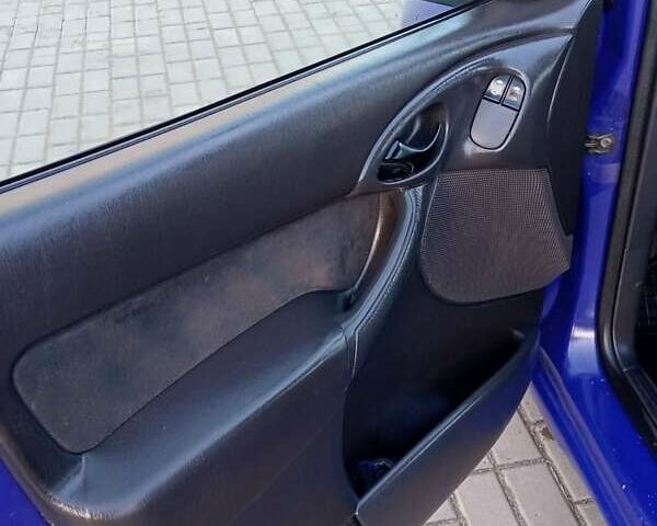 Синій Форд Фокус, об'ємом двигуна 1.8 л та пробігом 374 тис. км за 2850 $, фото 10 на Automoto.ua