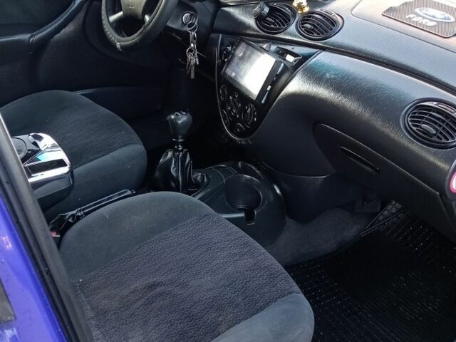 Синий Форд Фокус, объемом двигателя 1.8 л и пробегом 425 тыс. км за 3600 $, фото 17 на Automoto.ua