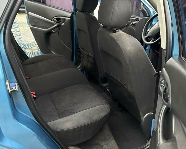 Синій Форд Фокус, об'ємом двигуна 1.8 л та пробігом 334 тис. км за 3100 $, фото 5 на Automoto.ua