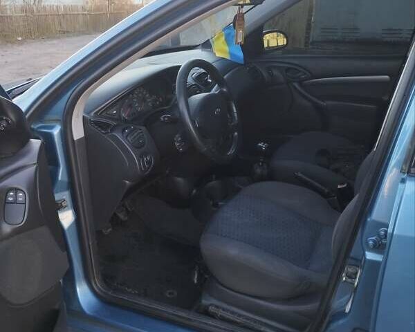 Синий Форд Фокус, объемом двигателя 1.8 л и пробегом 326 тыс. км за 2800 $, фото 7 на Automoto.ua